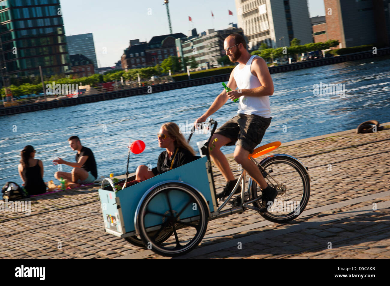 Cycliste à Copenhague, ville Christiania moderne vélo. Danemark Banque D'Images