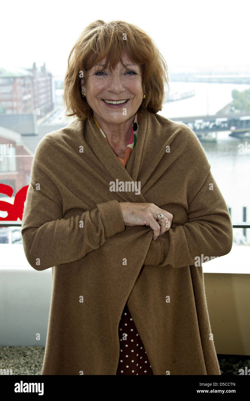 Hannelore Hoger à un photocall pour la 30e série criminelle ZDF - Stich ins Bella Block Herz à ZDF Landesstudio Hambourg, Allemagne Banque D'Images