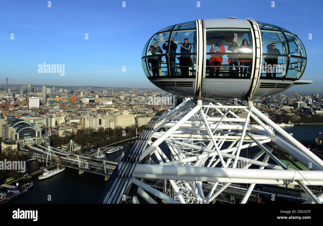 Roue du millénaire 'London Eye' Londres, Angleterre, Royaume-Uni Banque D'Images