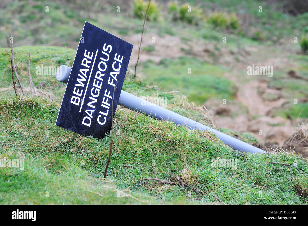 Falaise de l'automne, cliff falls, Attention Falaise dangereuse signe, UK Banque D'Images