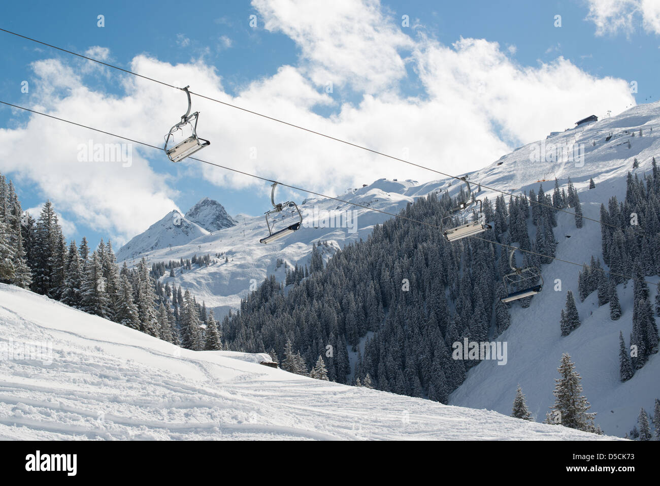 La société dans une station de ski dans les Alpes dans une vallée de Montafon Banque D'Images