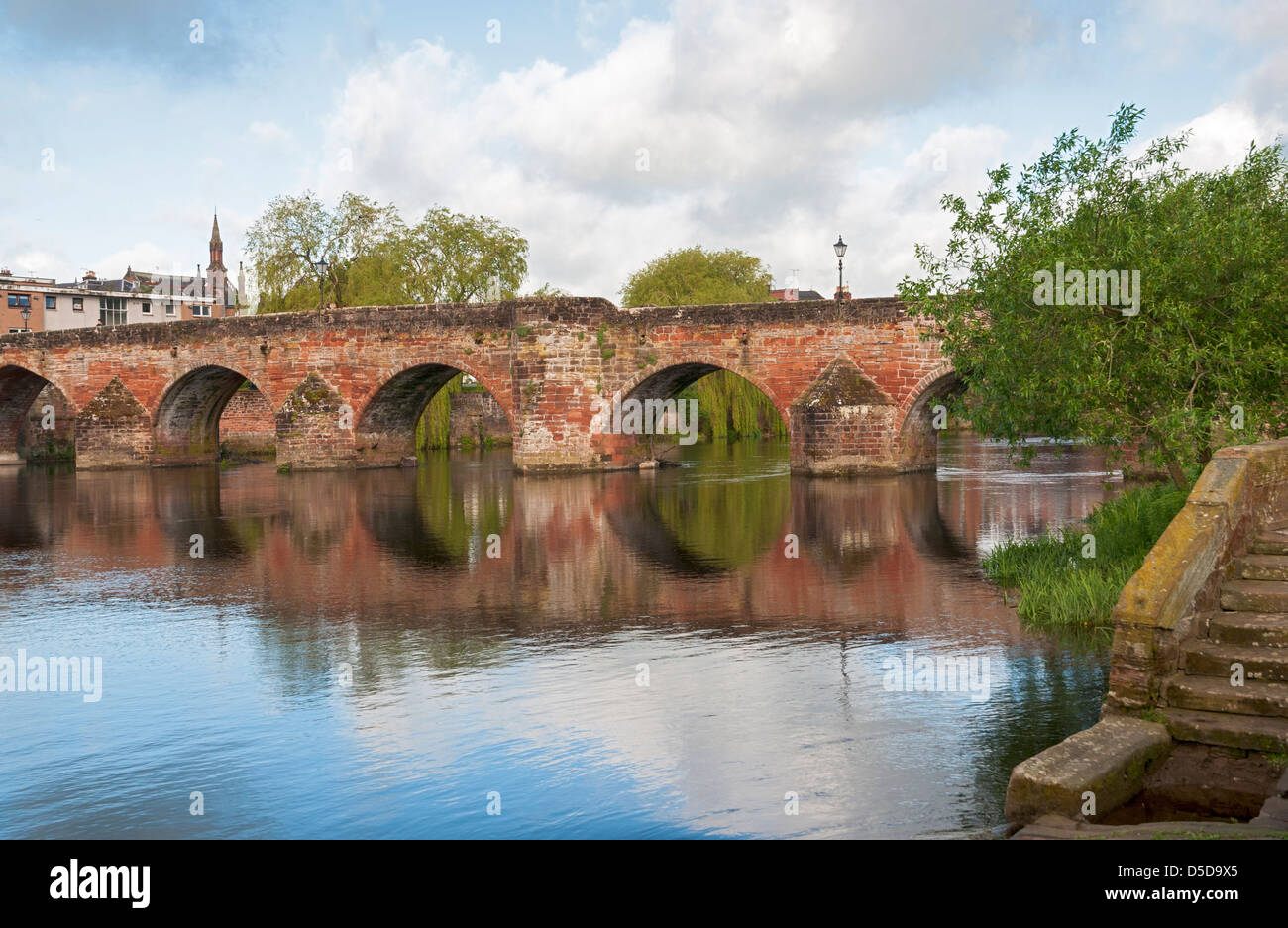 L'Écosse, Dumfries, Devorgilla pont construit 15C, de la rivière Nith Banque D'Images