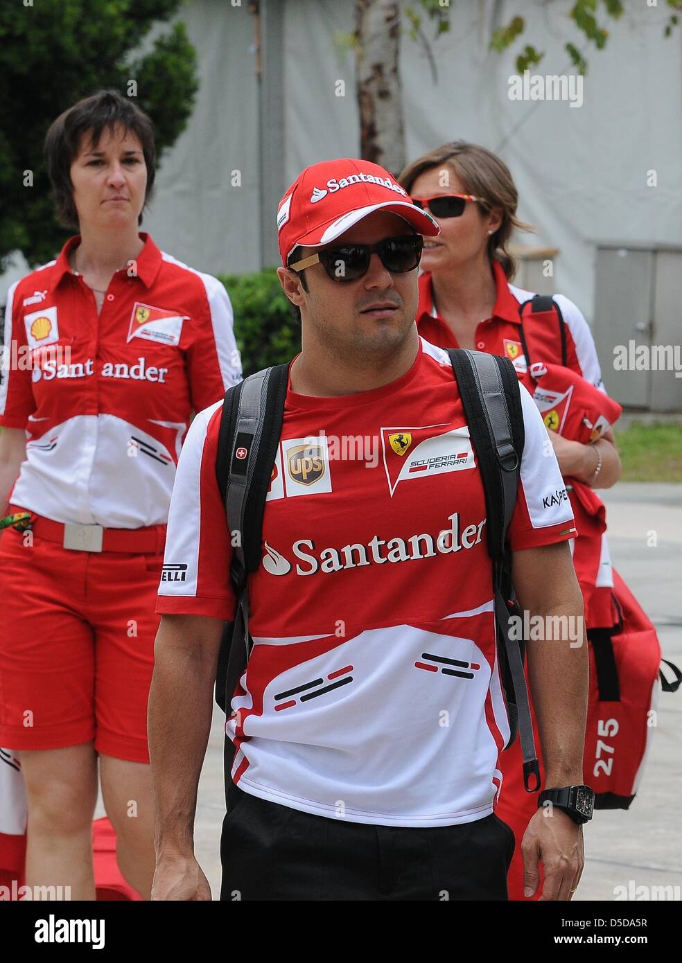 Le 21 mars 2013, Sepang, Malaisie - Scuderia Ferrari Felipe Massa, pilote de Formule 1 du Brésil marche à travers enclos dans le Circuit International de Sepang sur la Formule Un Grand Prix de Malaisie 2013. (Photo de Robertus/Pudyanto AFLO) Banque D'Images