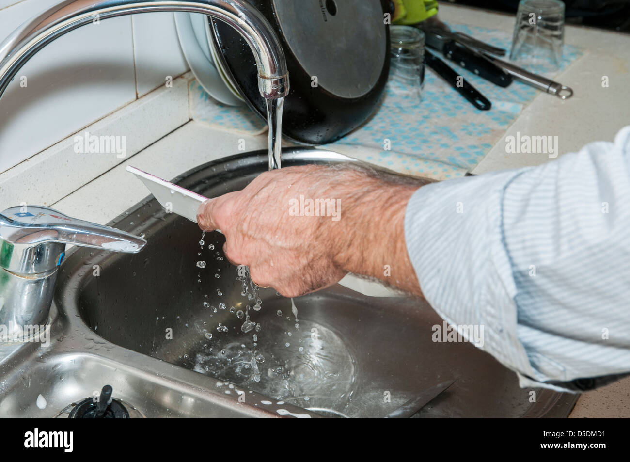 Lave-vaisselle dans la cuisine et de les laisser parfaitement propre Banque D'Images