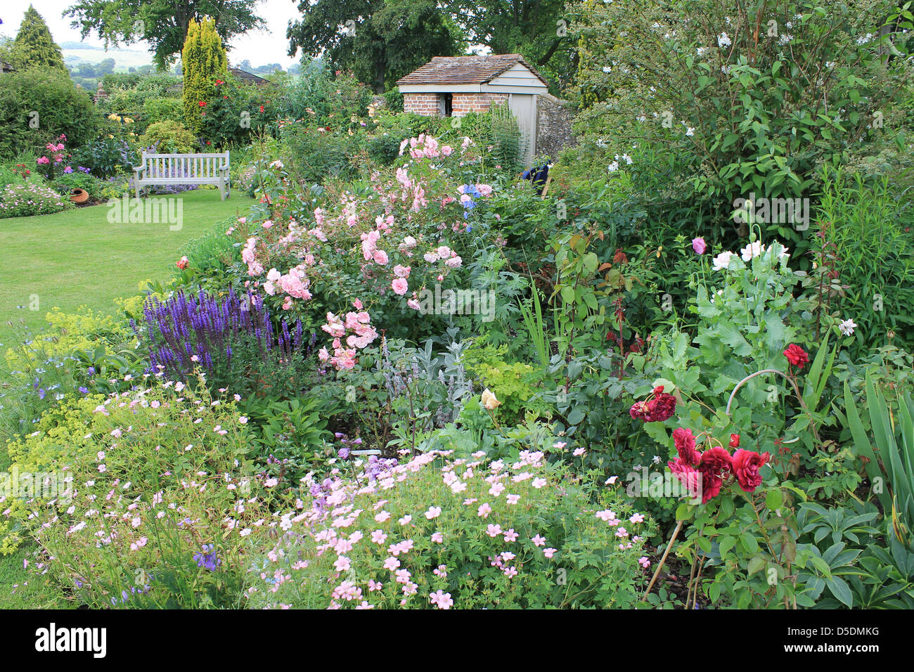 Beau jardin de cottage anglais à Exton, Hampshire, Royaume-Uni Banque D'Images