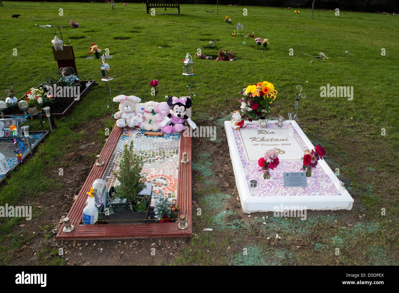 Brent a fourni un espace dans le cimetière pour la communauté musulmane depuis 1980. Brent cimetières permettent seulement ou en bois cercueils biodégradables ou caske Banque D'Images
