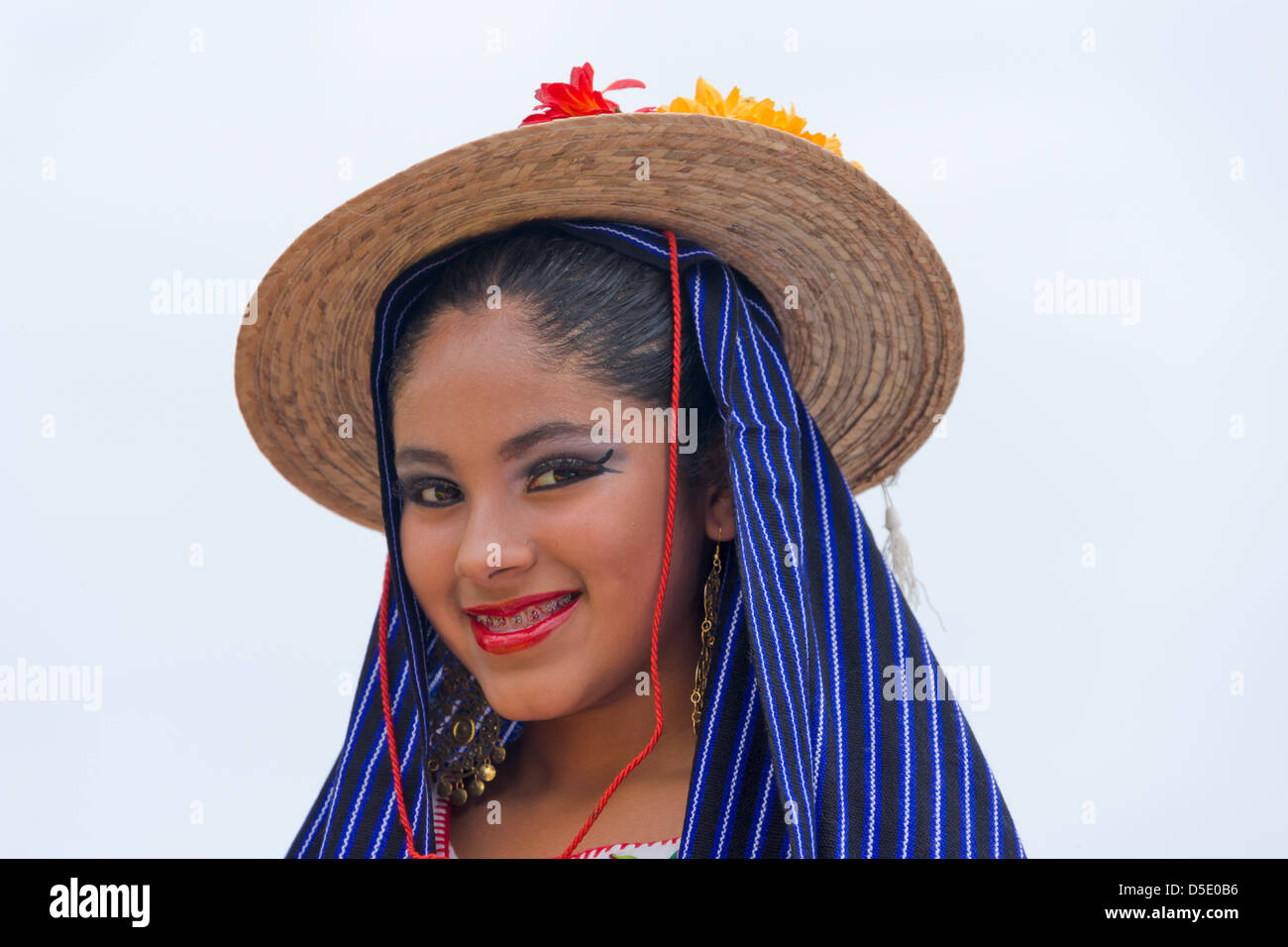 Fille en costume traditionnel mexicain au carnaval, Veracruz, Mexique Banque D'Images