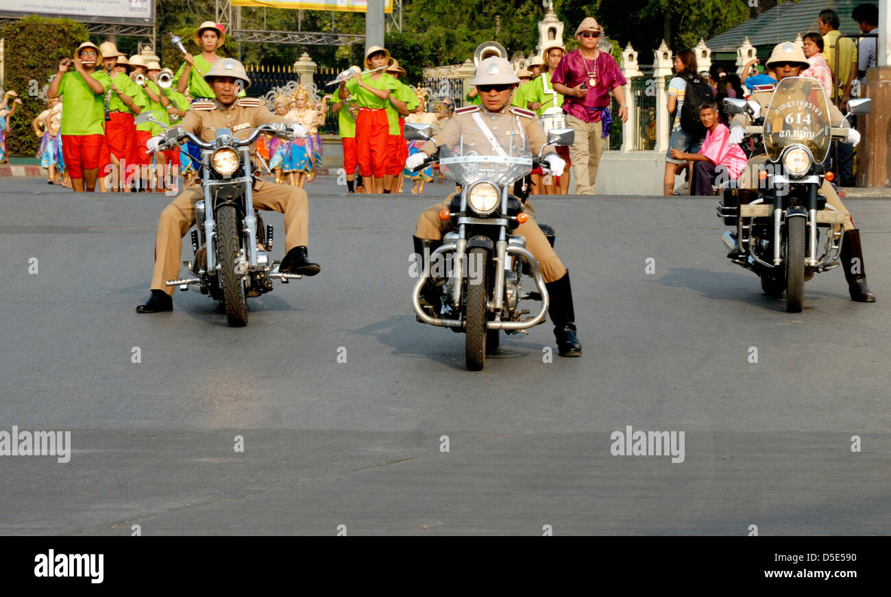 Procession à la Lop Buri festival menée par la police thaïlandaise à Lop Buri Thaïlande festival prises le 15/02/2012 Banque D'Images