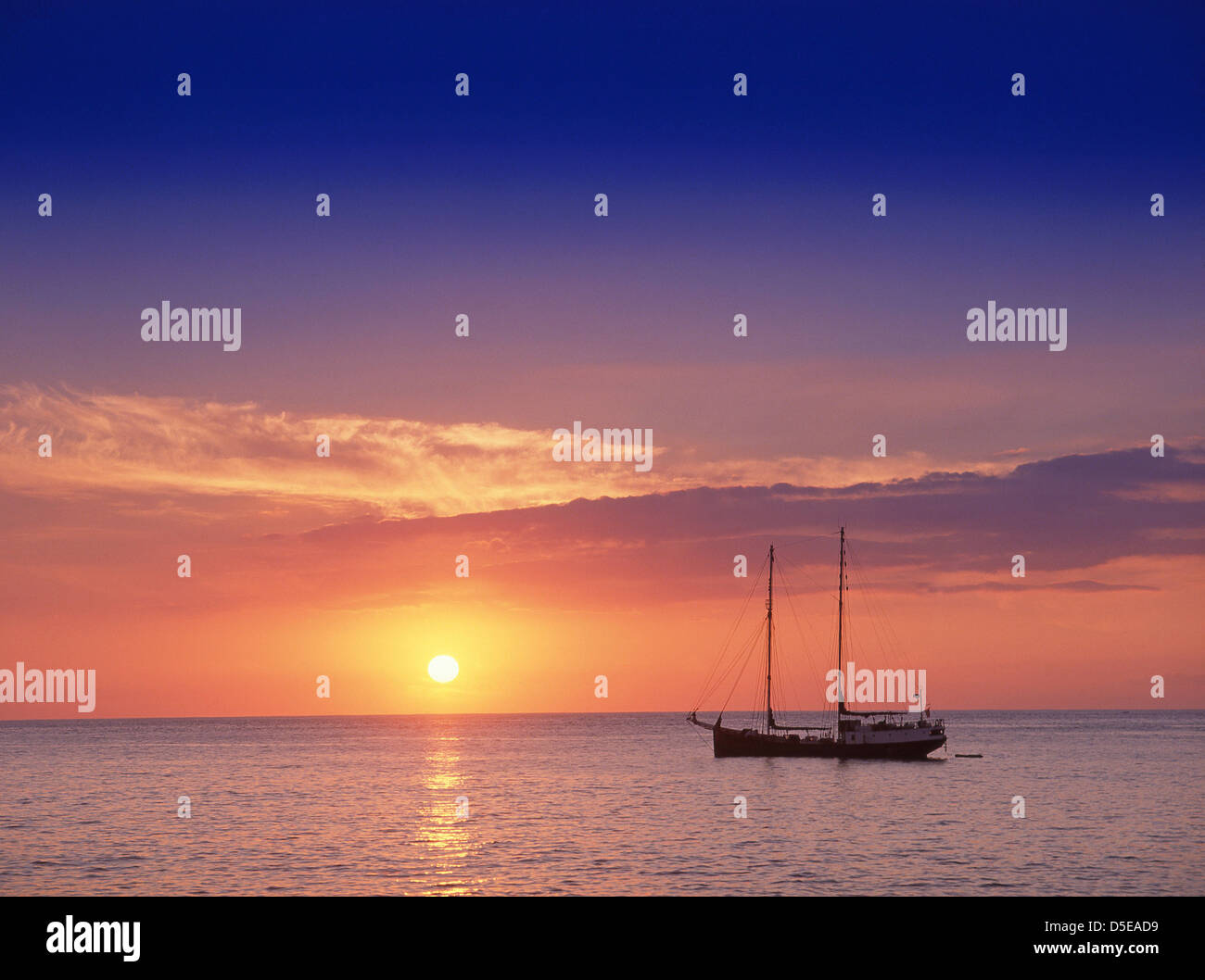 Coucher de soleil sur la mer, Playa de las Americas, Tenerife, Canaries, Espagne Banque D'Images Coucher de soleil sur la mer, Playa de las Americas, Tenerife, Canaries, Espagne Banque D'Images