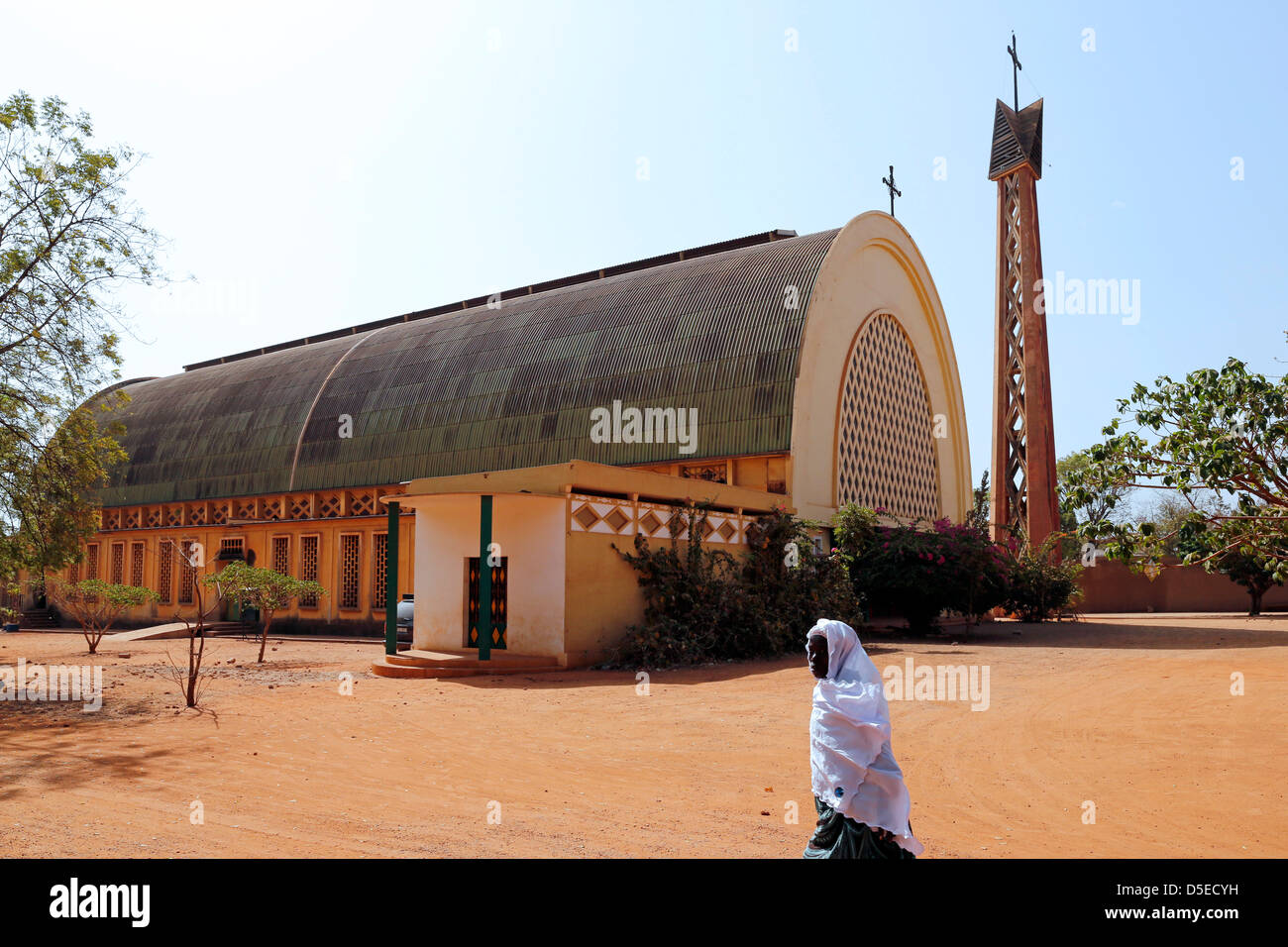 Cathédrale Catholique romaine dans Bobo-Dioulasse, Burkina Faso, Afrique Banque D'Images