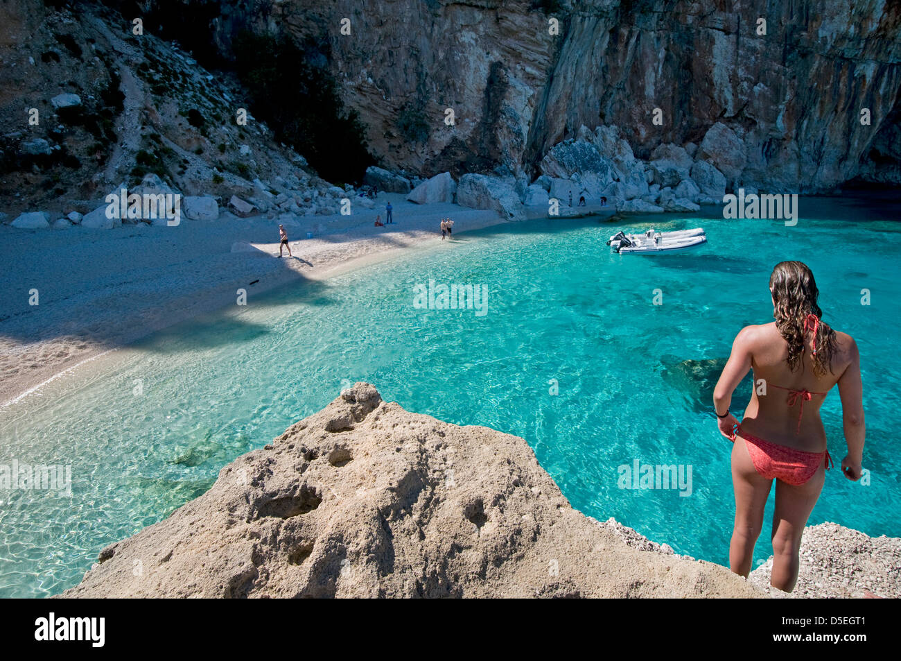 Fille Sur Le Point De Plongée Sur La Mer De Nice Plage De