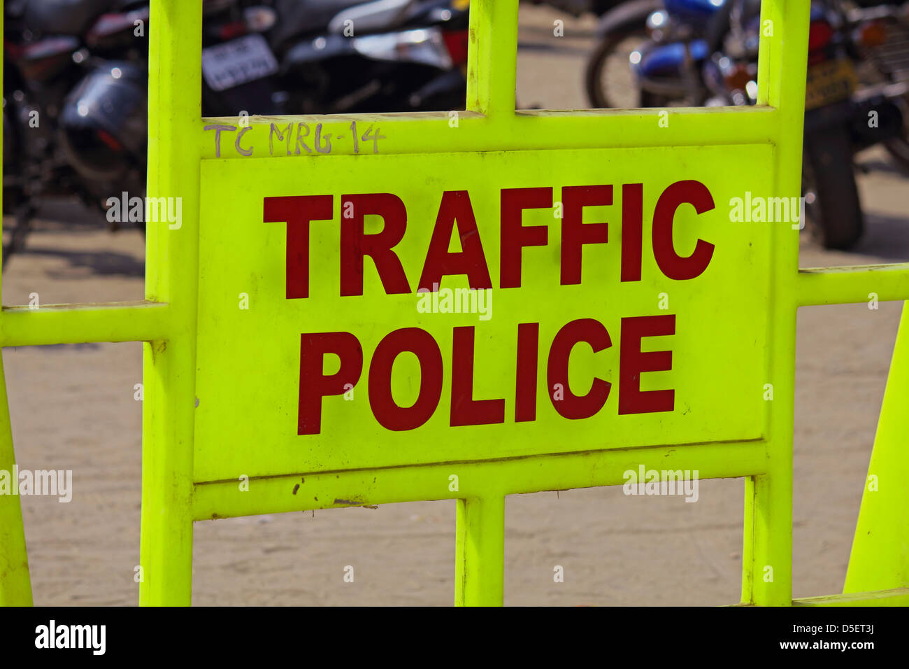 Obstacle routier utilisé par la police de la ville, de l'Inde Banque D'Images