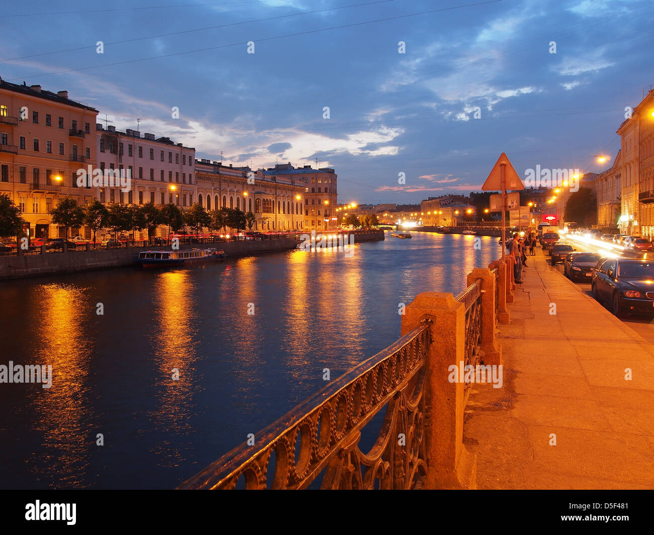 Nuits blanches à St Petersbourg, en Russie, à la Rivière Fontanka Banque D'Images