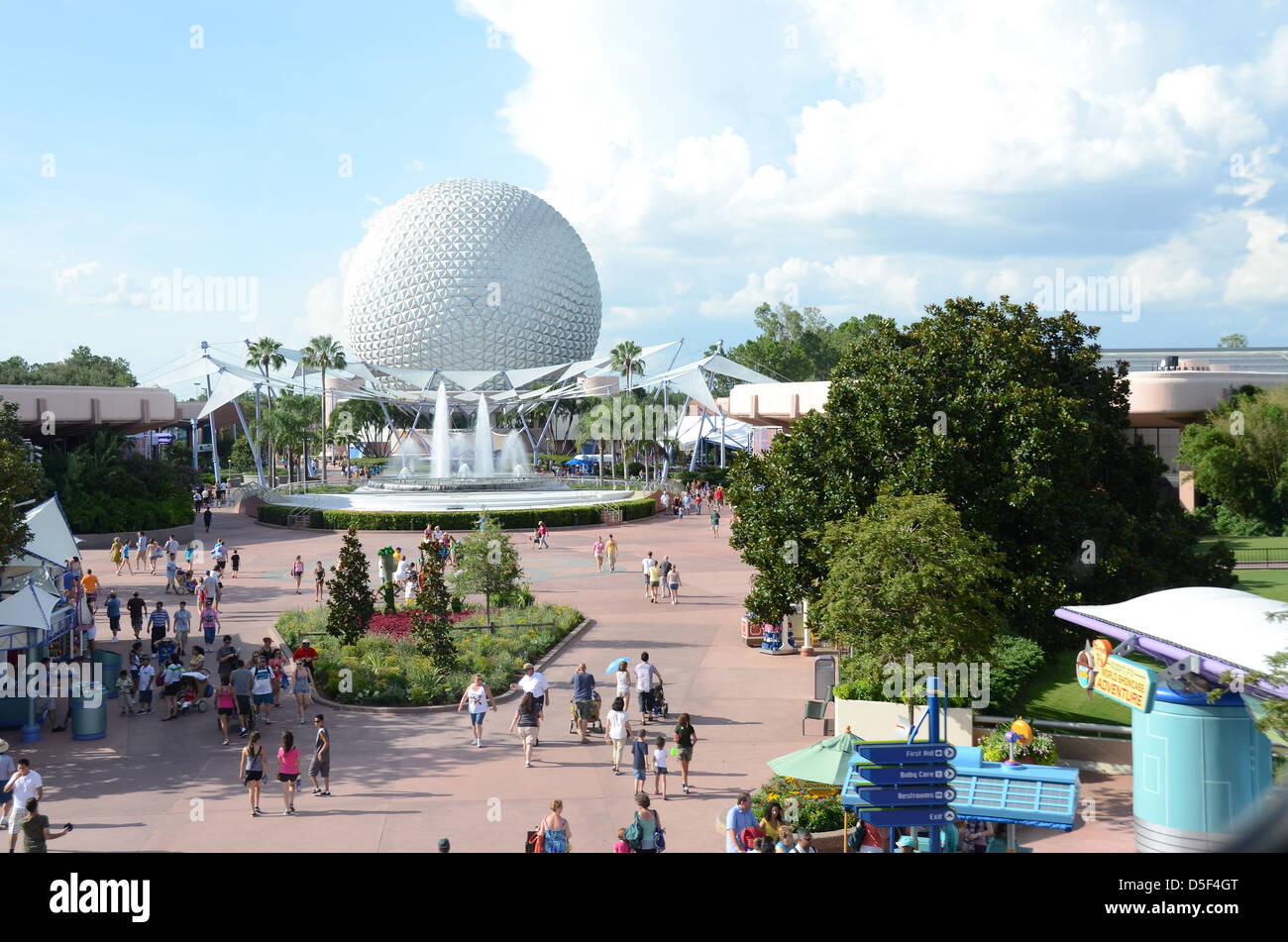 Spaceship Earth à Epcot de Walt Disney World Orlando Floride Centre Parc d'Europe centrale Banque D'Images