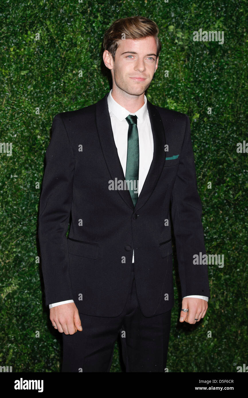 Luke Treadaway vu à la 58e London Evening Standard Theatre Awards. Banque D'Images