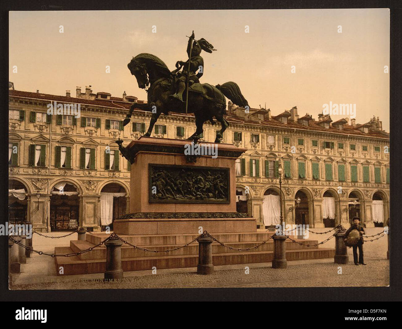 Le monument à Emmanuel Fillibert sur la Piazza San Carlo, Turin, Italie, commémore le personnage historique et ses contributions à la ville. Il est un point de repère important à Turin. Banque D'Images