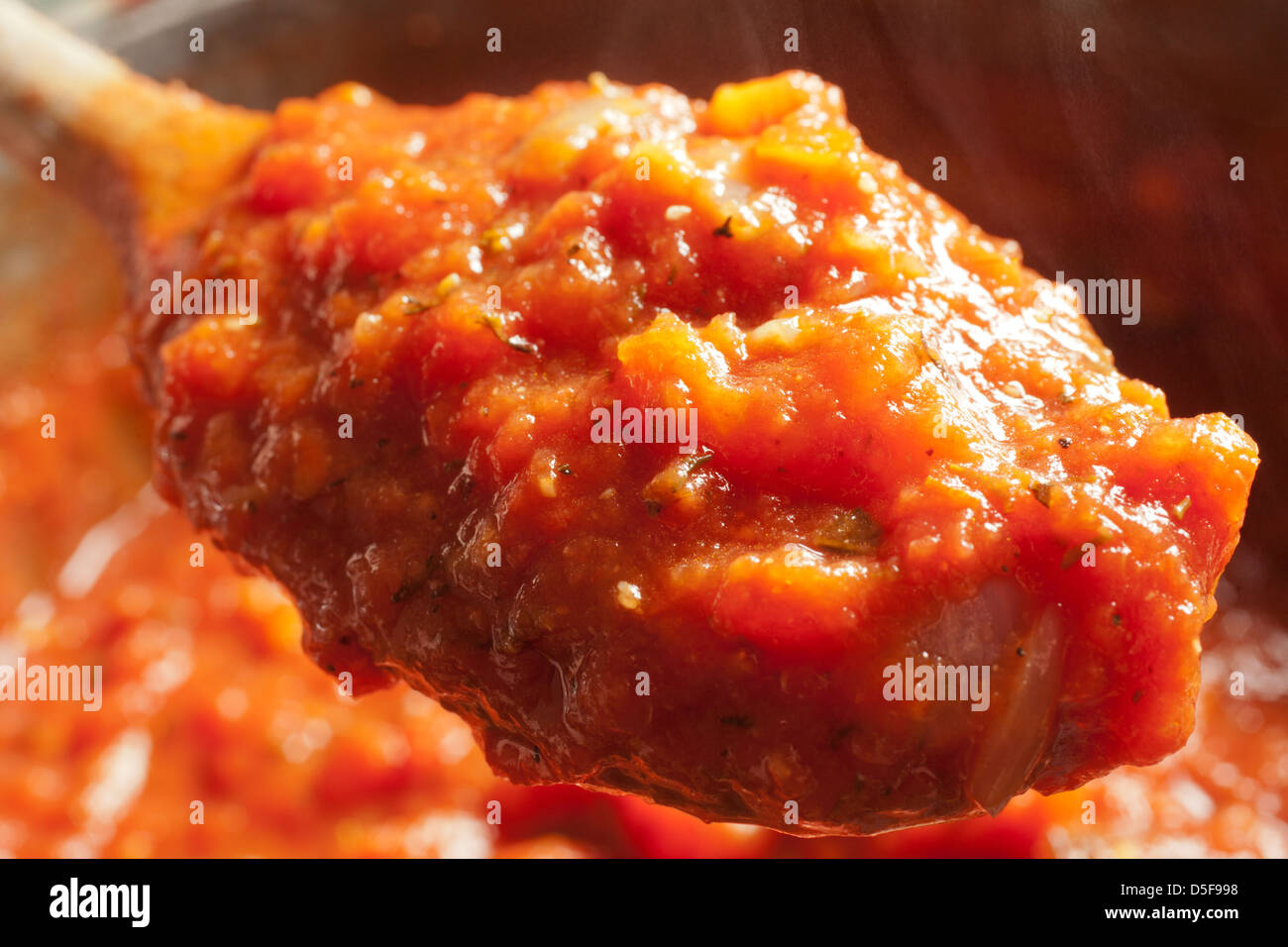Pot de sauce tomate italienne traditionnelle Banque D'Images