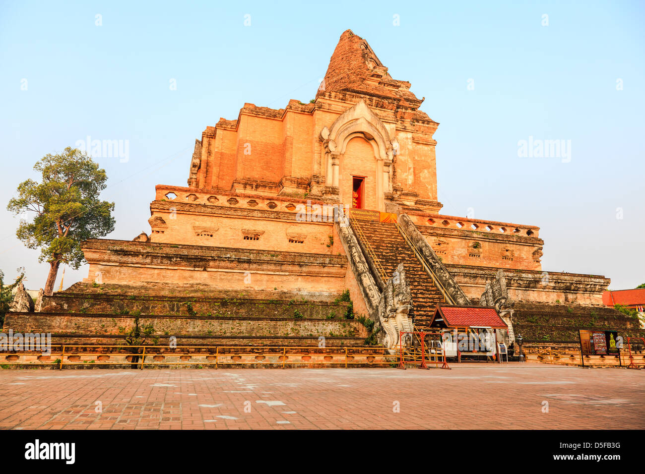 Wat Chedi Luang à Chiang Mai, Thaïlande Banque D'Images