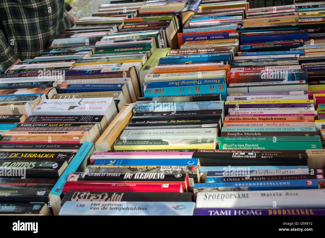 Beaucoup de Néerlandais livres sur le bookmarket tinte dans le 30 mars Banque D'Images