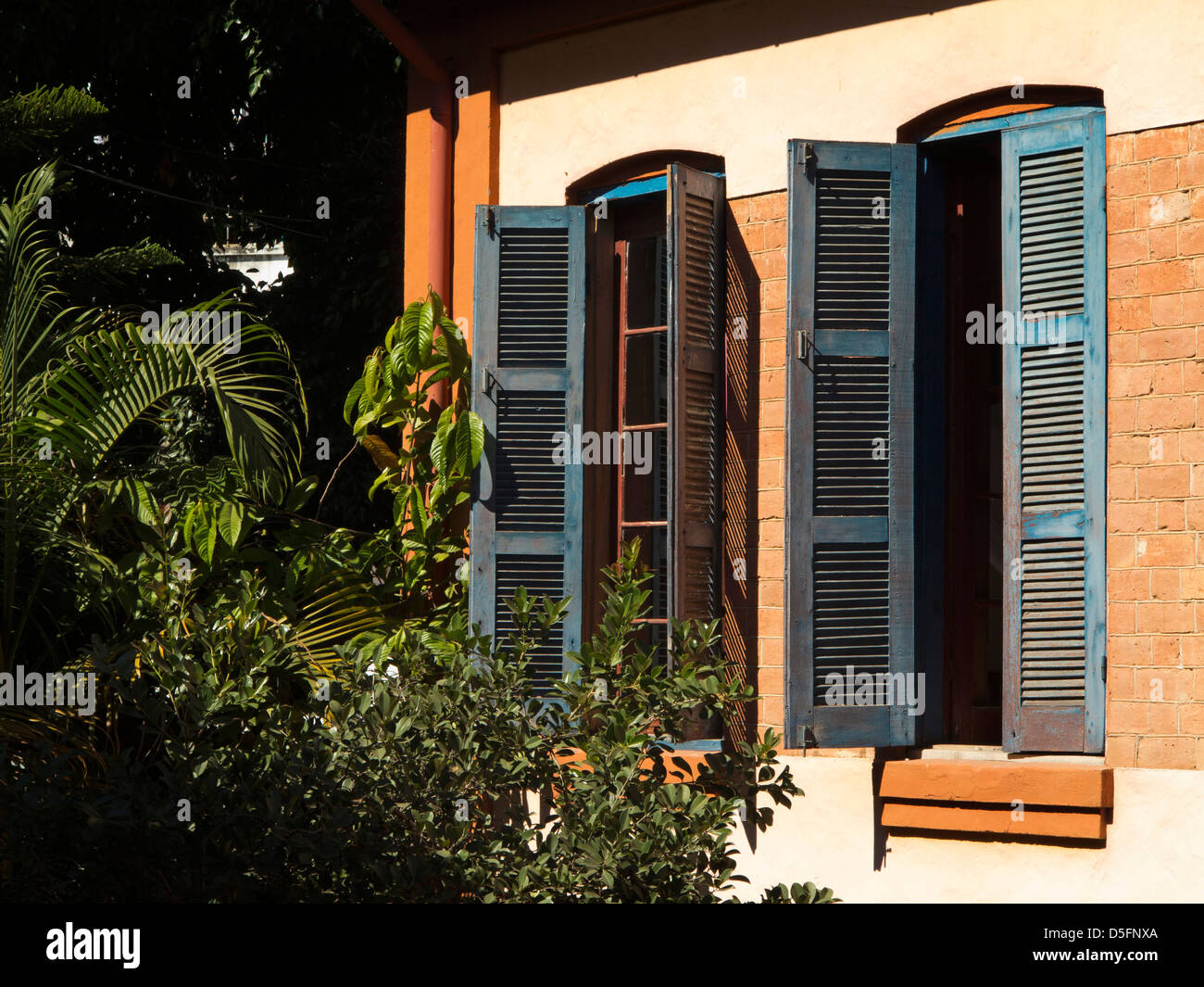 Madagascar, Antananarivo, Analamanga (Tananarive) volets de style colonial français Banque D'Images