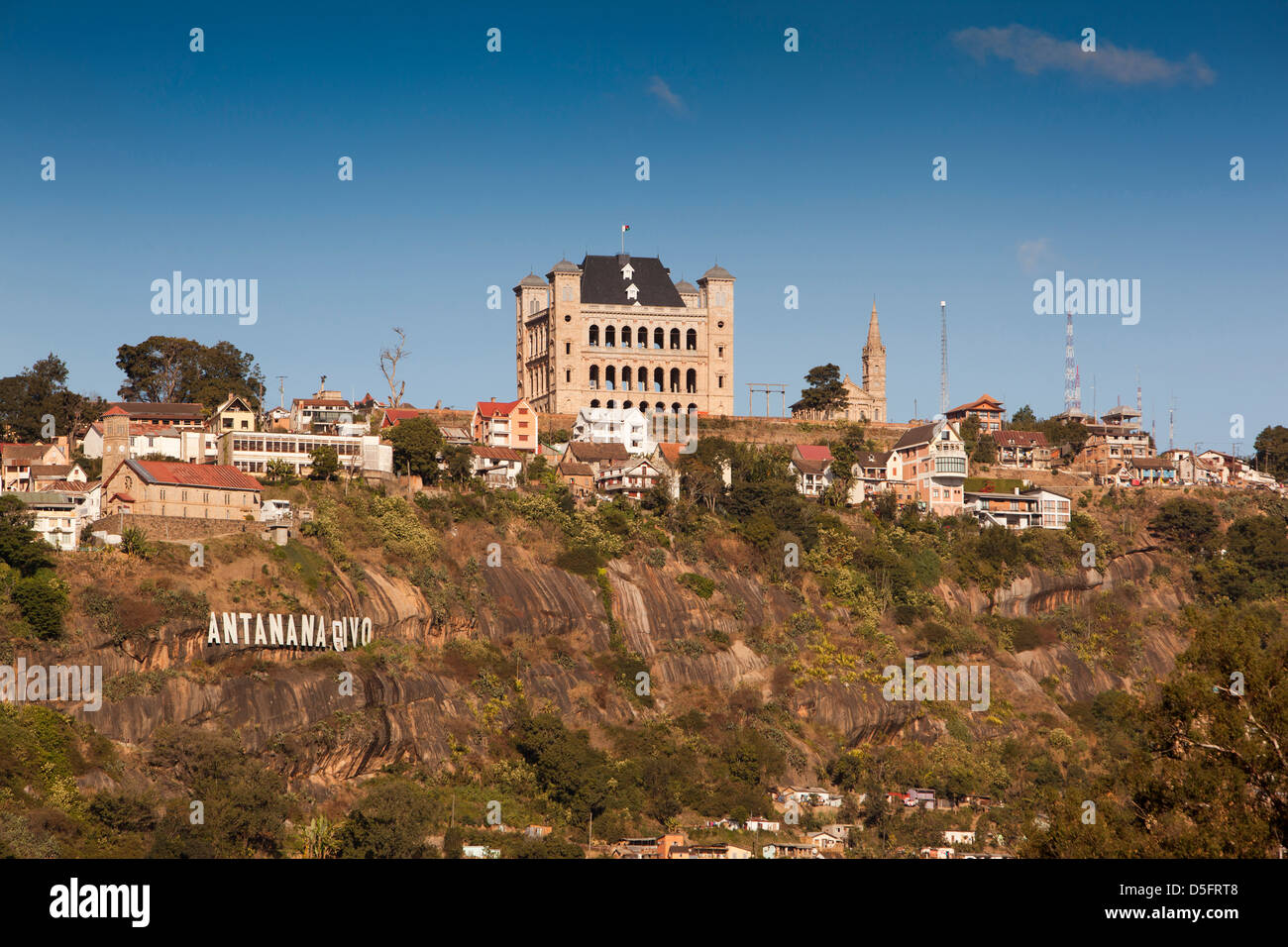 Madagascar, Antananarivo, Haute-Ville, Rova Approbation Palace sur les toits de la ville Banque D'Images