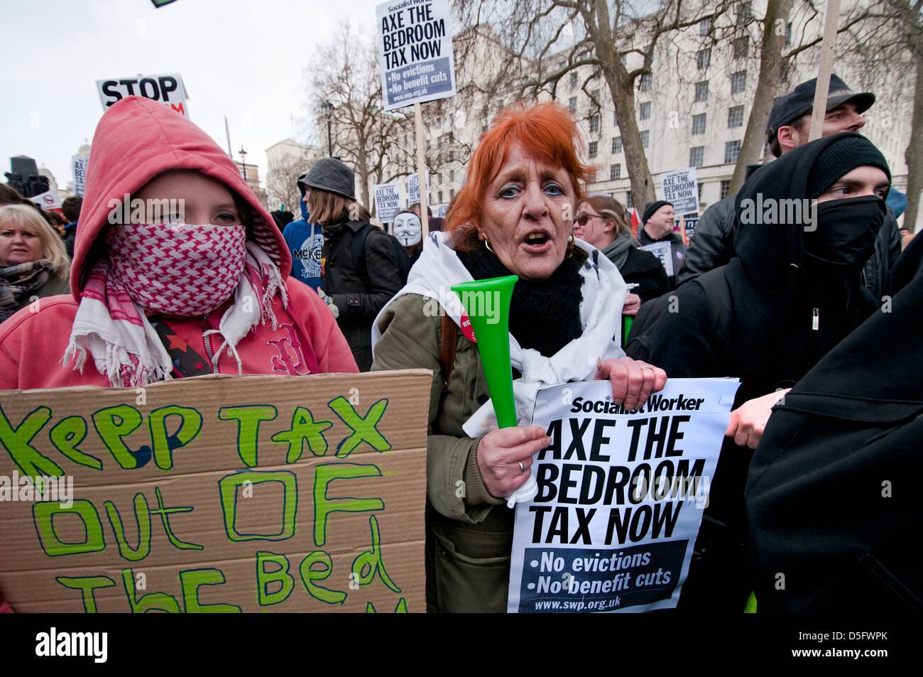 Manifestation à Londres contre les coupures aux prestations d'aide sociale et l'impôt controversé Chambres ( une réduction de l'allocation de logement Banque D'Images