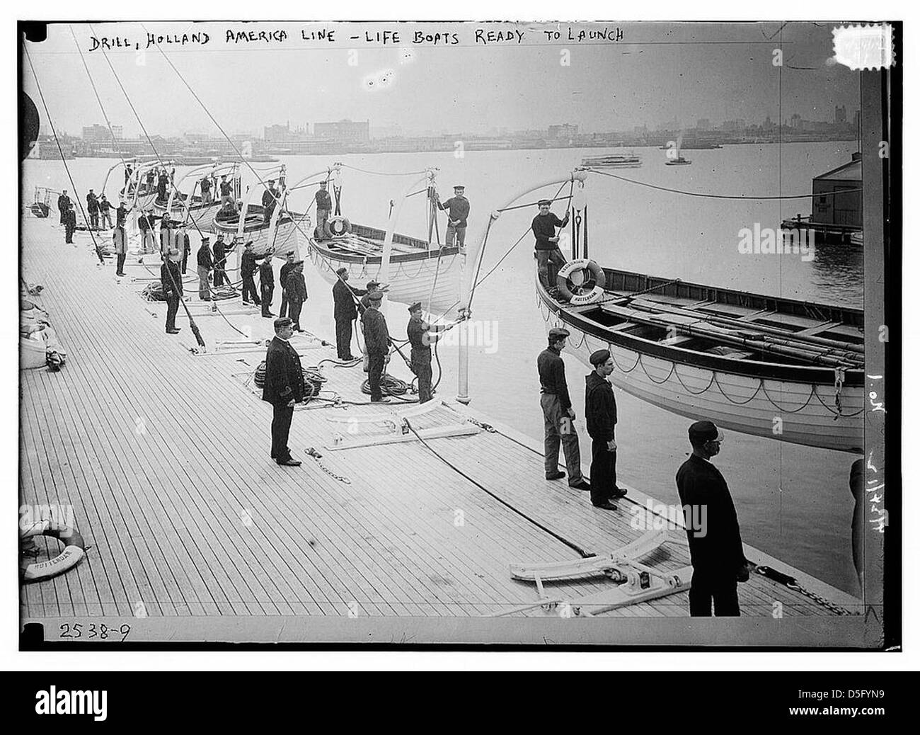 Percer, Holland America Line - bateaux vie prêt à lancer (LOC) Banque D'Images