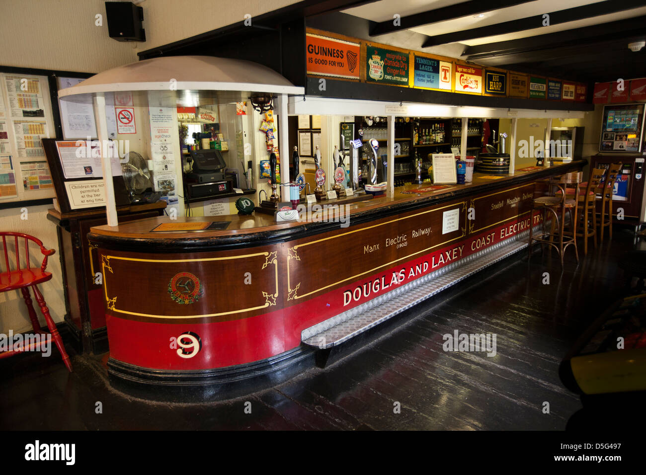 L'île de Man, Laxey Mines, taverne, bar fabriqué à partir de 1902 voiture de chemin de fer électrique Banque D'Images