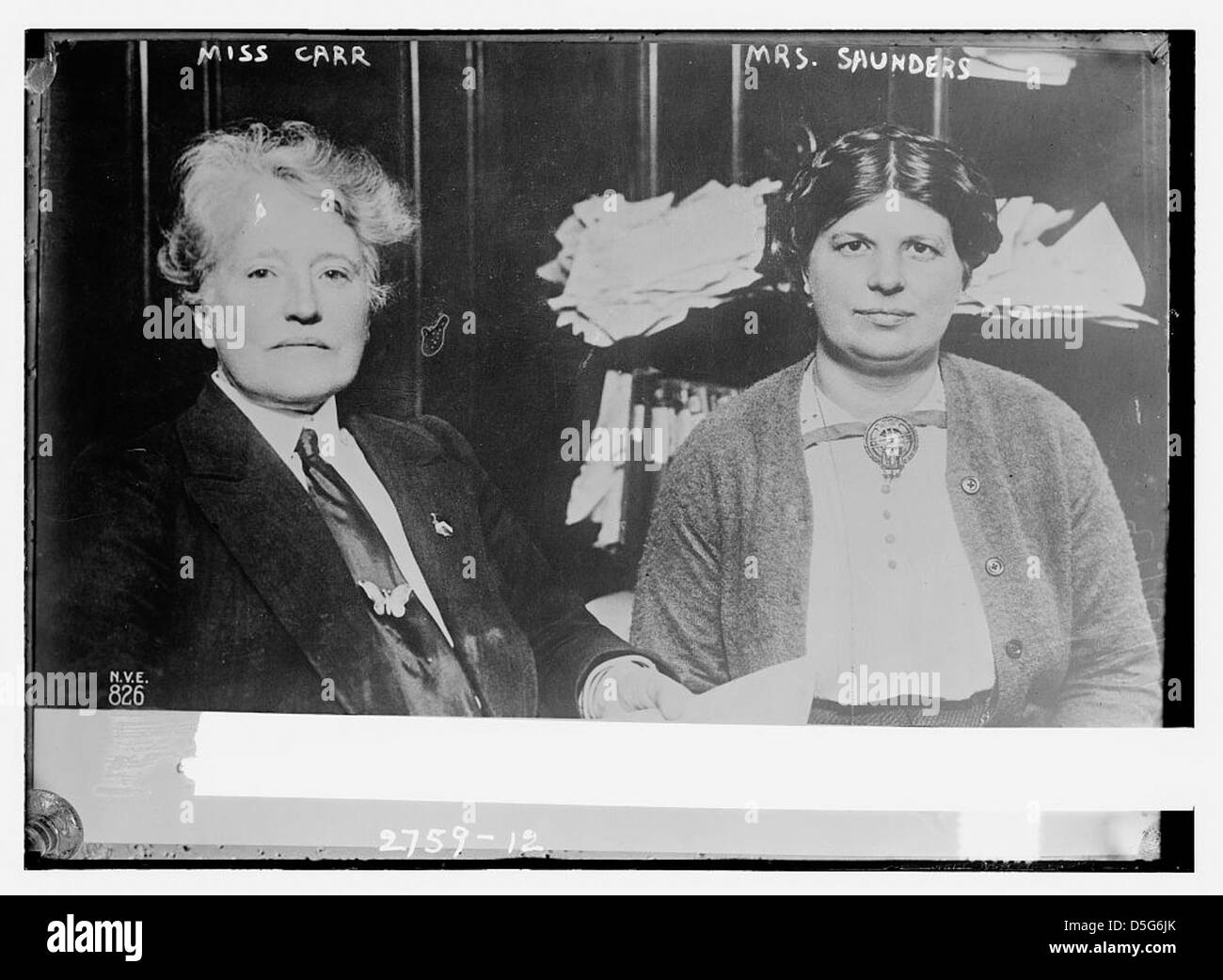 Une photo de Beatrice Helen Saunders Carr et Harriet Roberta Kerr, deux suffragistes, arrêtées pendant la loi Cat and Mouse en 1913 pour leur rôle dans la défense des droits des femmes. Banque D'Images