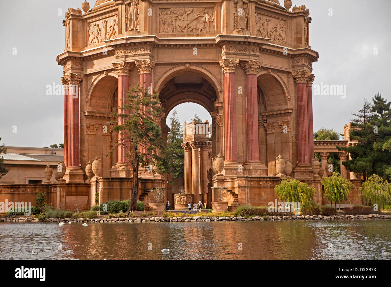 Le Palais des Beaux-arts à Marina District de San Francisco, Californie, États-Unis d'Amérique, USA Banque D'Images