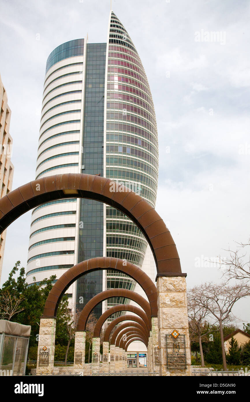 Le Sail Tower, Haïfa, Israël, Moyen Orient Banque D'Images