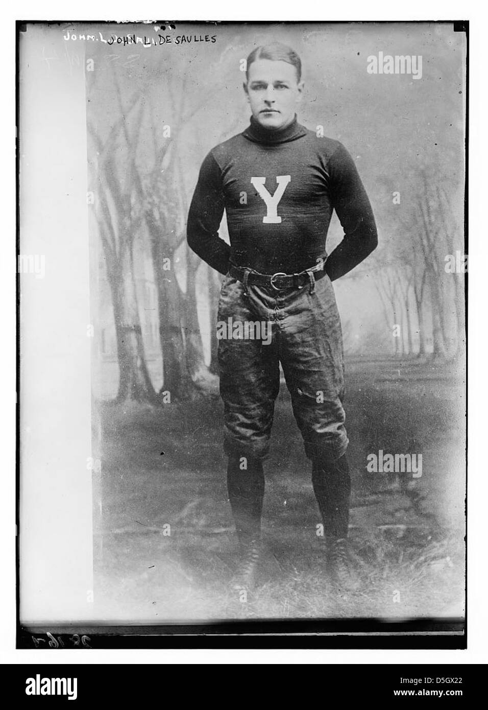 John L. de Saulles, figure éminente du football de Yale, photographié dans une photographie historique. Ses contributions à l'équipe de football de Yale au début du XXe siècle sont connues pour leur impact sur l'histoire du football universitaire. Banque D'Images