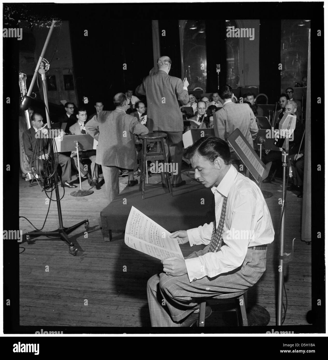 [Portrait de Frank Sinatra et Axel Stordahl, Liederkrantz Hall, New York, N.Y., ca. 1947] (LOC) Banque D'Images