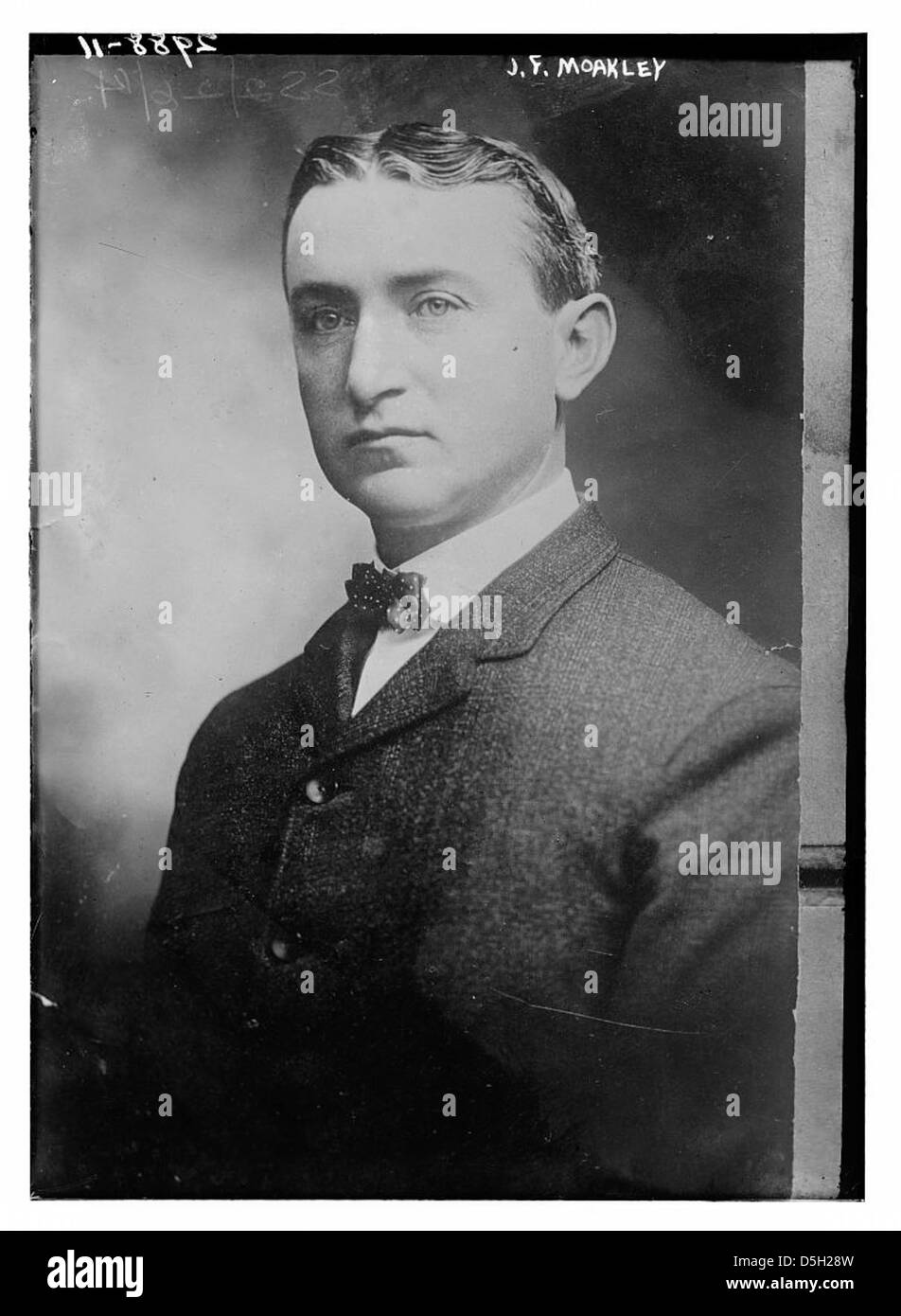 J.F. Moakley, entraîneur à l'Université Cornell à Ithaca, New York, est représenté dans ce portrait du XXe siècle, représentant son rôle dans l'athlétisme collégial. Banque D'Images