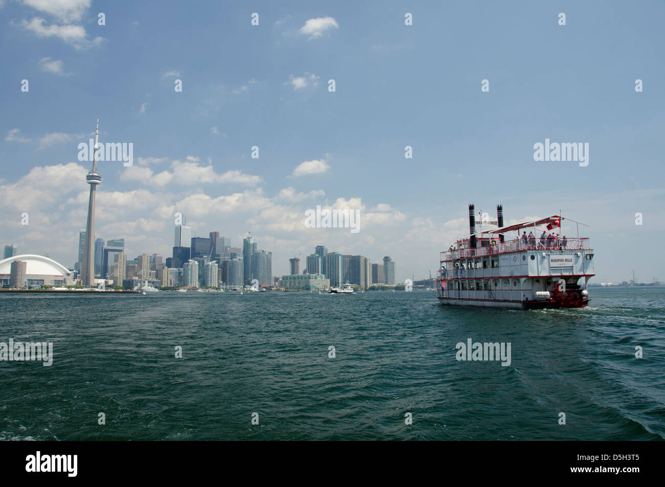 Le Canada, l'Ontario, Toronto. Le lac Ontario, vue sur la ville. Excursions en bateau à aubes. Banque D'Images
