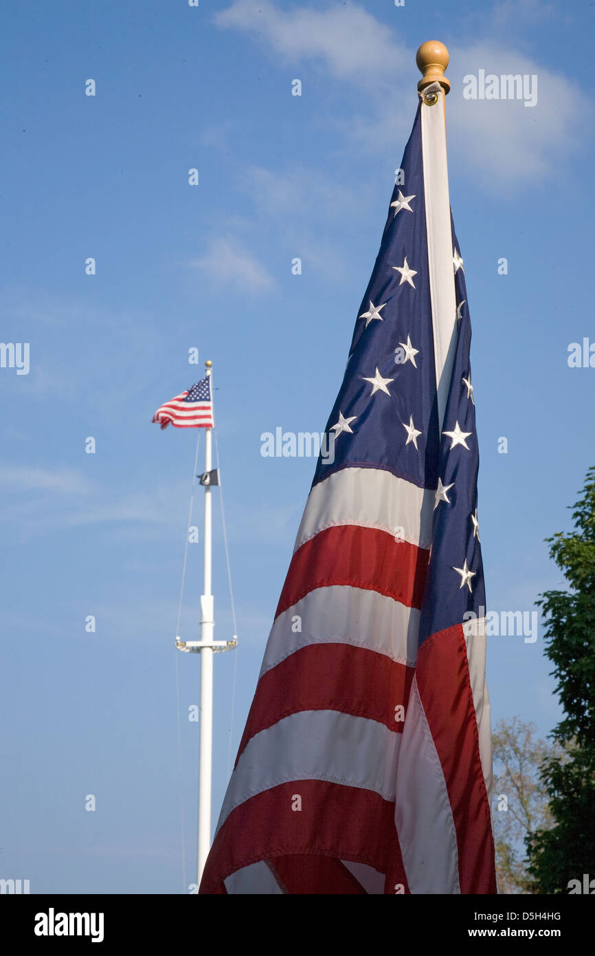 Drapeau américain dans la ville historique de Lexington, MA Banque D'Images