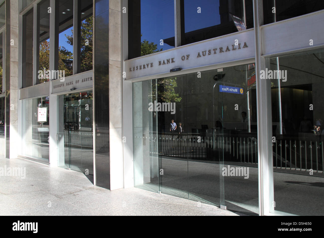 Sydney, NSW, Australie. Le 02 avril 2013. La Banque de Réserve d'Australie a décidé de laisser inchangé le taux au comptant à 3,0  % lors de sa réunion d'aujourd'hui. "Le Conseil est d'avis que l'inflation risque d'être cohérent avec la cible, et avec la croissance risque d'être un peu en dessous des tendances au cours de la prochaine année, une orientation accommodante de la politique monétaire est appropriée." 2 avril 2013. Sydney, NSW, Australie. Crédit : Richard Milnes / Alamy Live News Banque D'Images