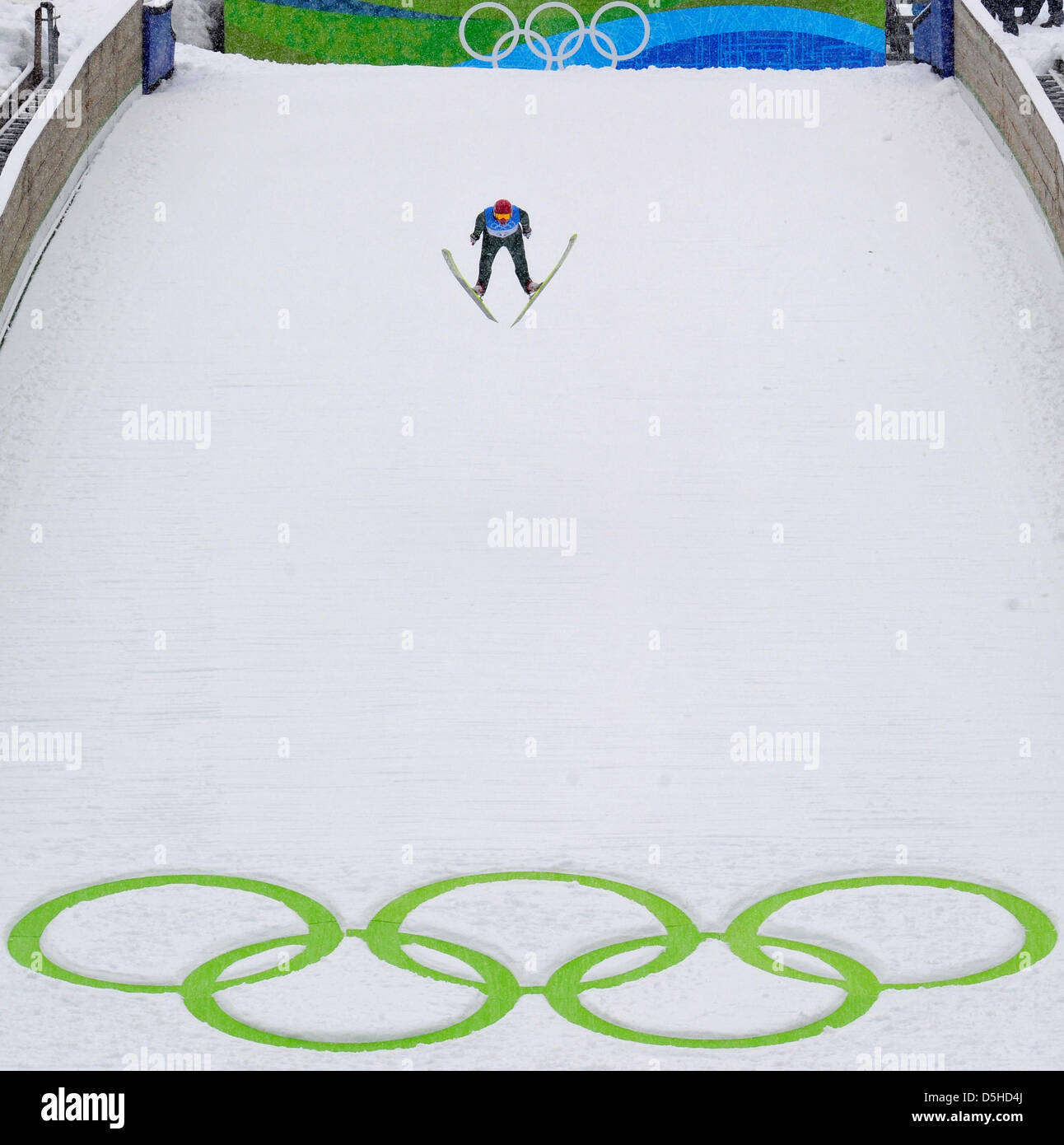 L'allemand Eric Frenzel en action au cours de l'entraînement Combiné nordique Saut à ski au tremplin normal le Parc olympique de Whistler à Whistler (Canada, 11 février 2010. Début des Jeux Olympiques 2010 à Vancouver le 12 février 2010. Photo : Peter Kneffel Banque D'Images