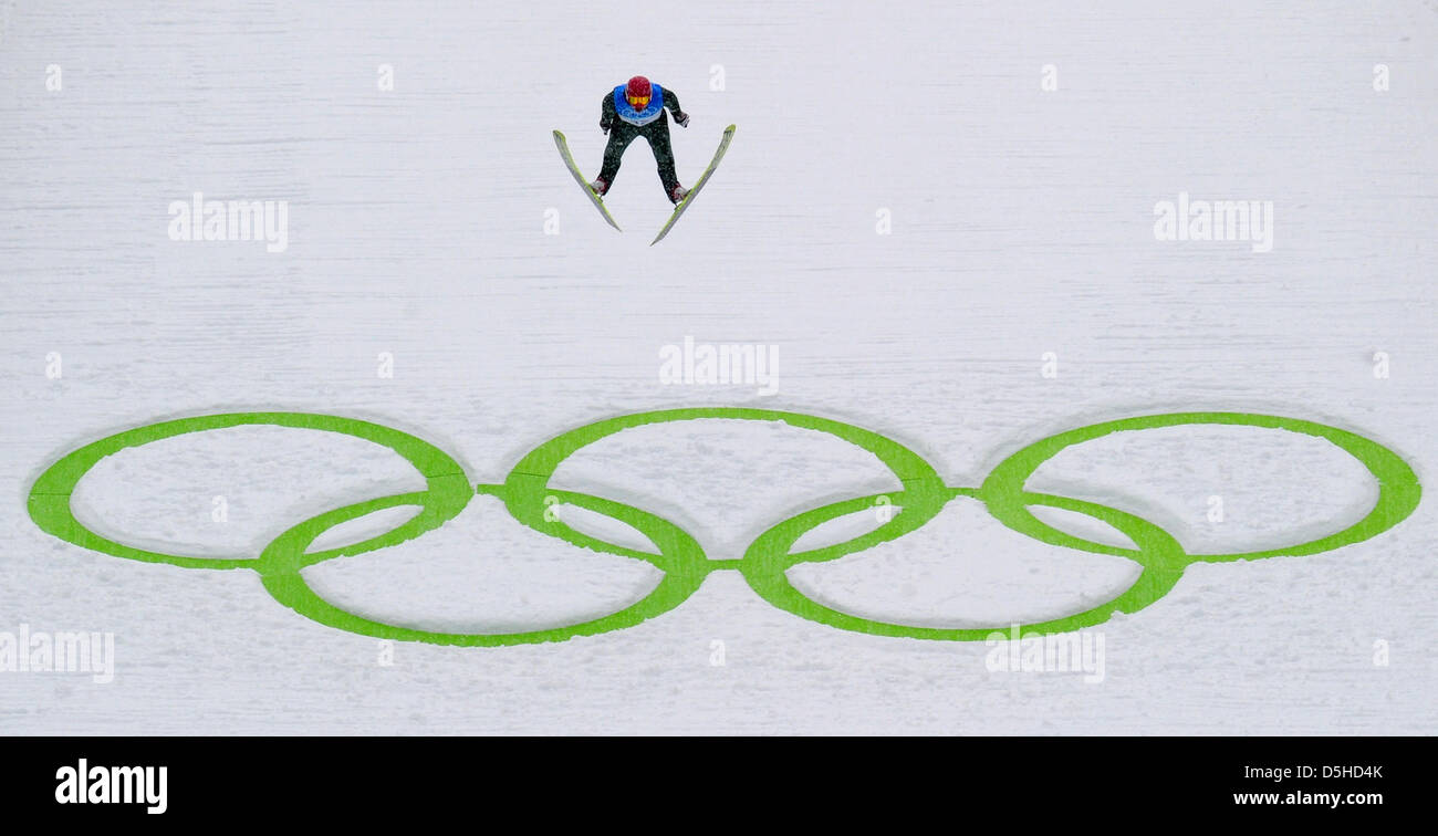 L'allemand Eric Frenzel en action au cours de l'entraînement Combiné nordique Saut à ski au tremplin normal le Parc olympique de Whistler à Whistler (Canada, 11 février 2010. Début des Jeux Olympiques 2010 à Vancouver le 12 février 2010. Photo : Peter Kneffel Banque D'Images