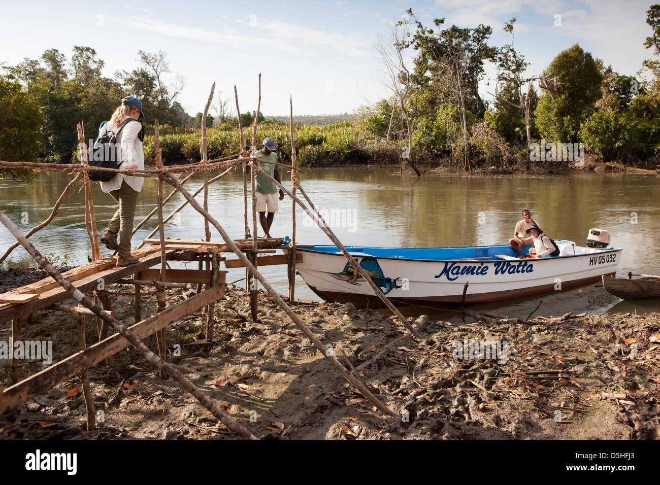 Madagascar, l'exploitation, la recherche de la rivière Mariarano Wallacea boat Banque D'Images