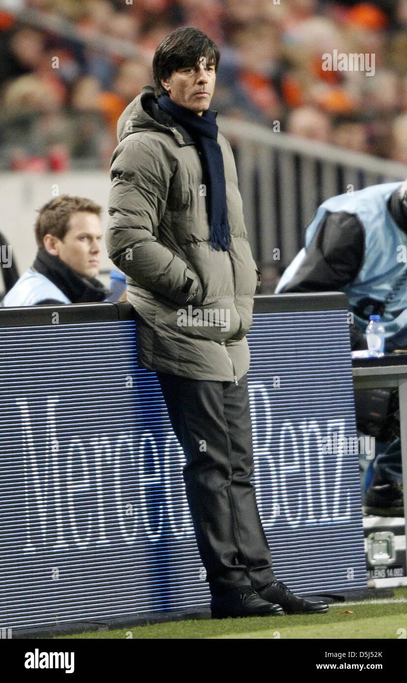 Nationaltrainer Joachim Löw am 15.11.2012 vor dem Länderspiel zwischen den Niederlande und Deutschland. Foto : Roland Weihrauch/dpa Banque D'Images