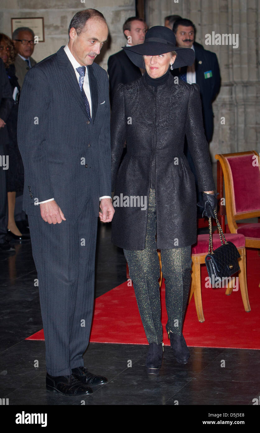 La Princesse Astrid et le Prince Lorenz de Belgique, assister à la messe de Te Deum de la fête du Roi 2012 à la Cathédrale de Bruxelles, Belgique, 15 novembre 2012. Photo : Patrick van Katwijk Pays-bas OUT Banque D'Images