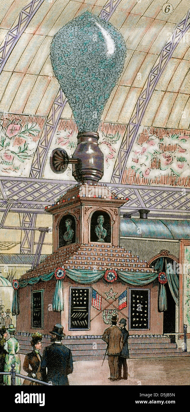 Lampe à incandescence modèle géant, de l'ampoule de type Edison. Exposition Universelle de Paris en 1889. Gravure en couleur. Banque D'Images Lampe à incandescence modèle géant, de l'ampoule de type Edison. Exposition Universelle de Paris en 1889. Gravure en couleur. Banque D'Images