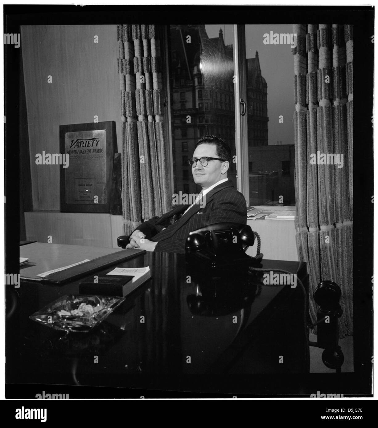 Portrait d'Arnold Hartley pris à New York en juillet 1947, documentant un moment dans le temps. L'image fait partie de la collection de la Bibliothèque du Congrès. Banque D'Images