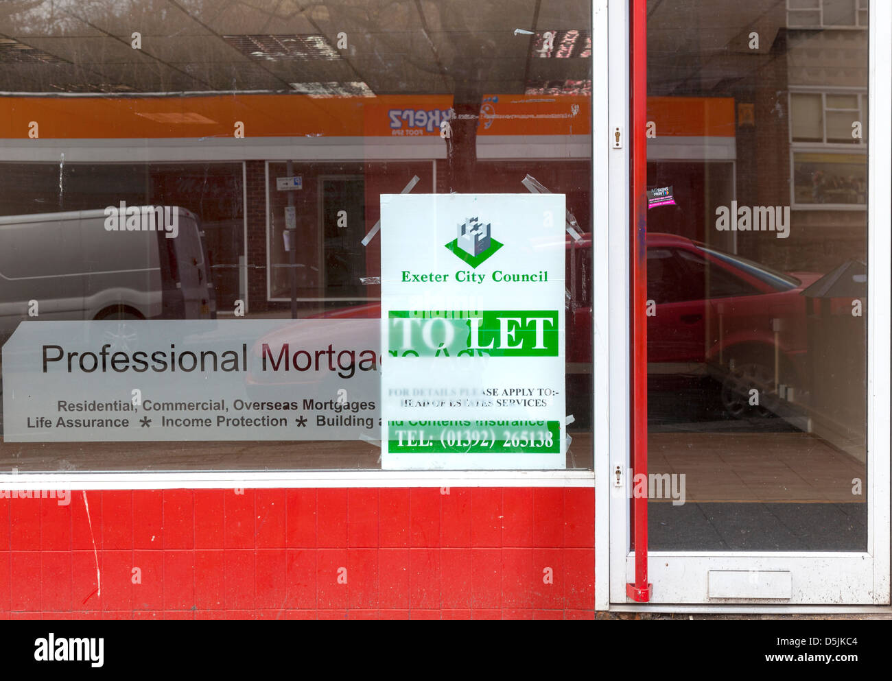 Boutique de prêt hypothécaire qui a fermé dans la récession - Exeter, Devon. 2013 Banque D'Images