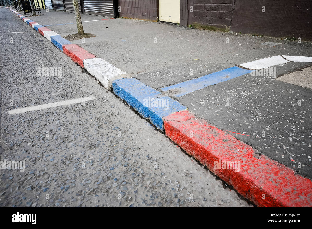 Rouge, blanc et bleu en bordures de Sandy Row, Belfast Banque D'Images