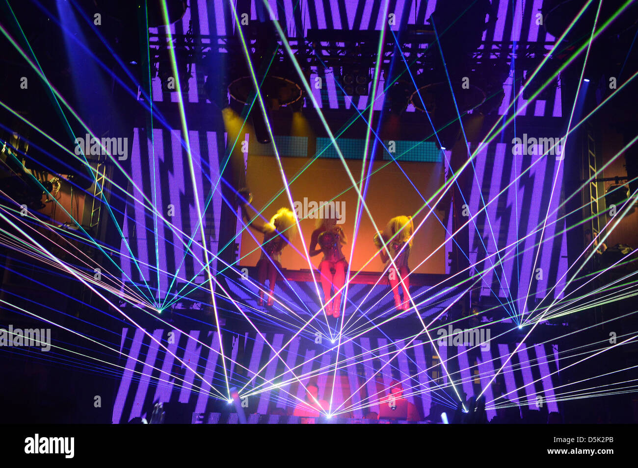 Intérieur d'un night club avec lumière néon Banque D'Images