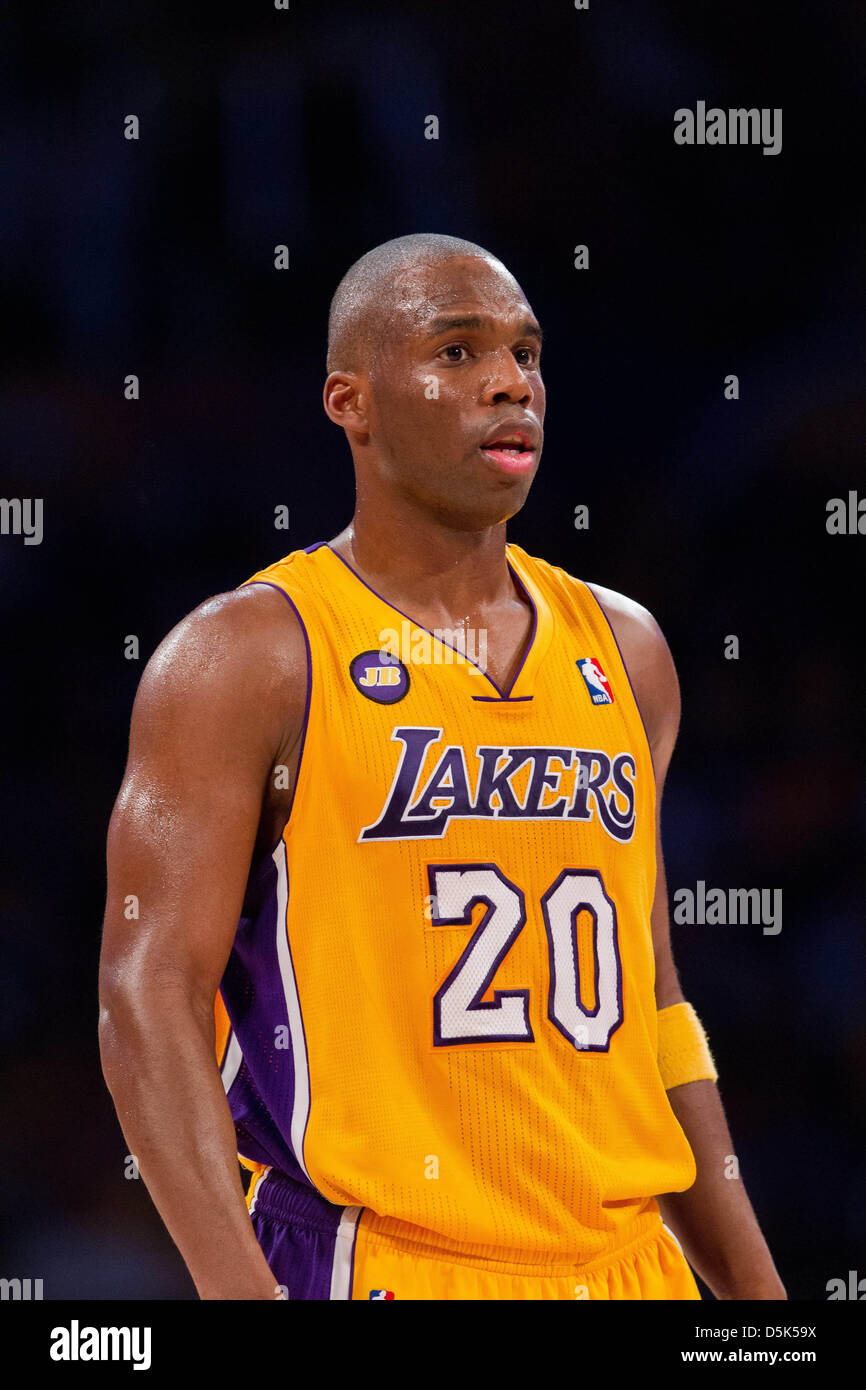 Los Angeles, Californie, USA. Le 02 avril 2013. Garde côtière canadienne (20) Jodie Meeks des Los Angeles Lakers contre les Dallas Mavericks durant la première moitié de la Lakers 101-81 victoire sur les Mavericks au Staples Center de Los Angeles, CA. Credit : Action Plus de Sports / Alamy Live News Banque D'Images