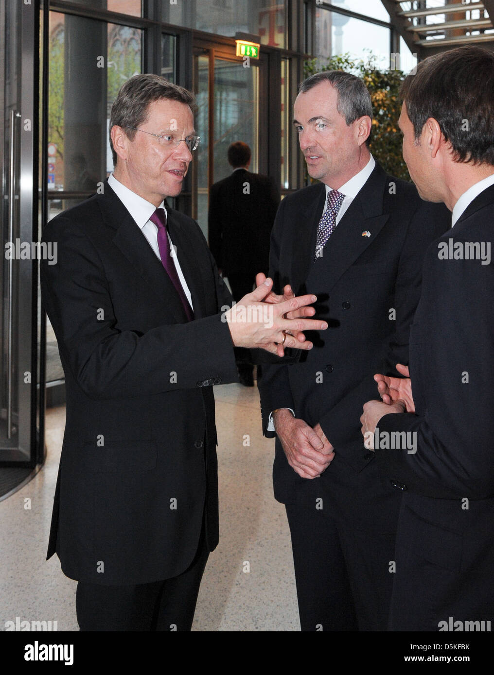 Guido Westerwelle et Phil D. Murphy ambassadeur américain à Berlin de la réunion manager telekom à Atrium. Berlin, Allemagne Banque D'Images