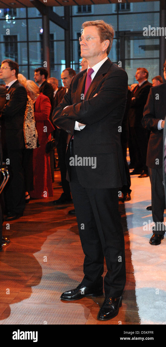 Guido Westerwelle au manager de la réunion à Telekom Atrium. Berlin, Allemagne - 06.04.2011. Banque D'Images